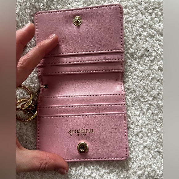 Floral cardholder and keychain - Picture 3 of 4